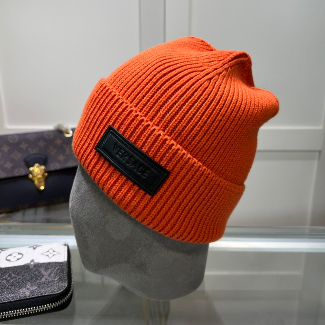 配防尘袋上新ꫛꫀꪝ ❥——❤范思哲VERSACE 经典毛线帽 经典刺绣简约大方，时尚休闲设计 跑量新品