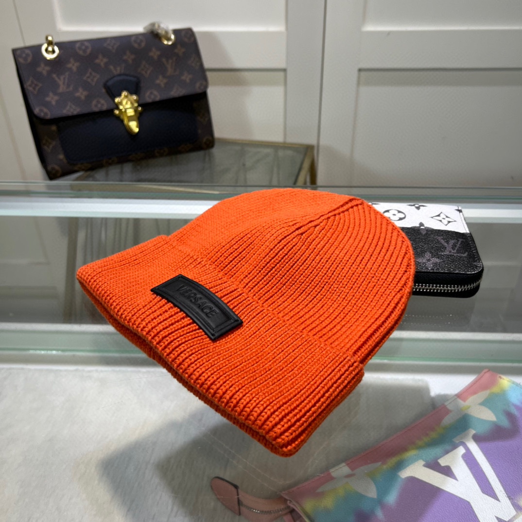 配防尘袋上新ꫛꫀꪝ ❥——❤范思哲VERSACE 经典毛线帽 经典刺绣简约大方，时尚休闲设计 跑量新品