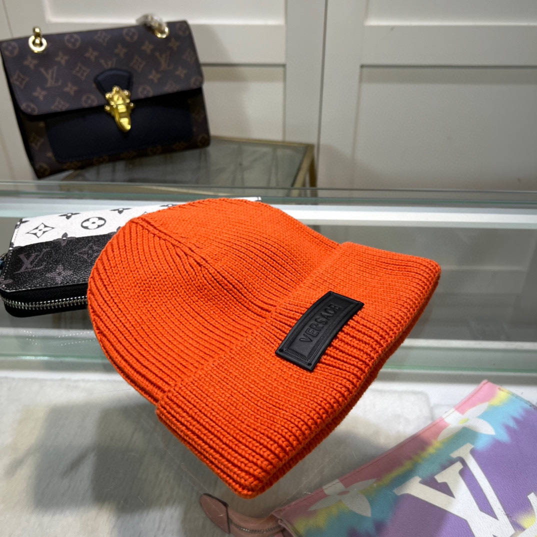 配防尘袋上新ꫛꫀꪝ ❥——❤范思哲VERSACE 经典毛线帽 经典刺绣简约大方，时尚休闲设计 跑量新品