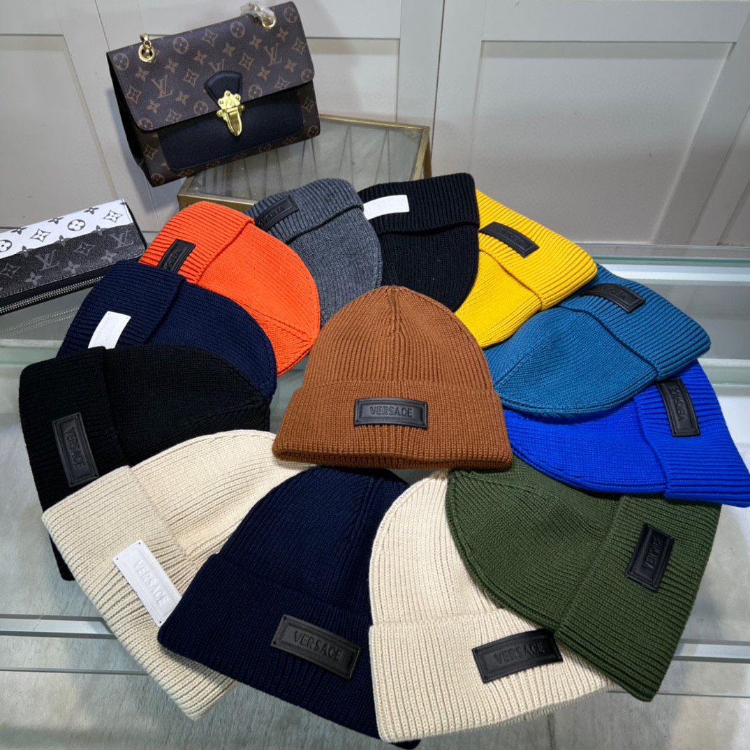 配防尘袋上新ꫛꫀꪝ ❥——❤范思哲VERSACE 经典毛线帽 经典刺绣简约大方，时尚休闲设计 跑量新品
