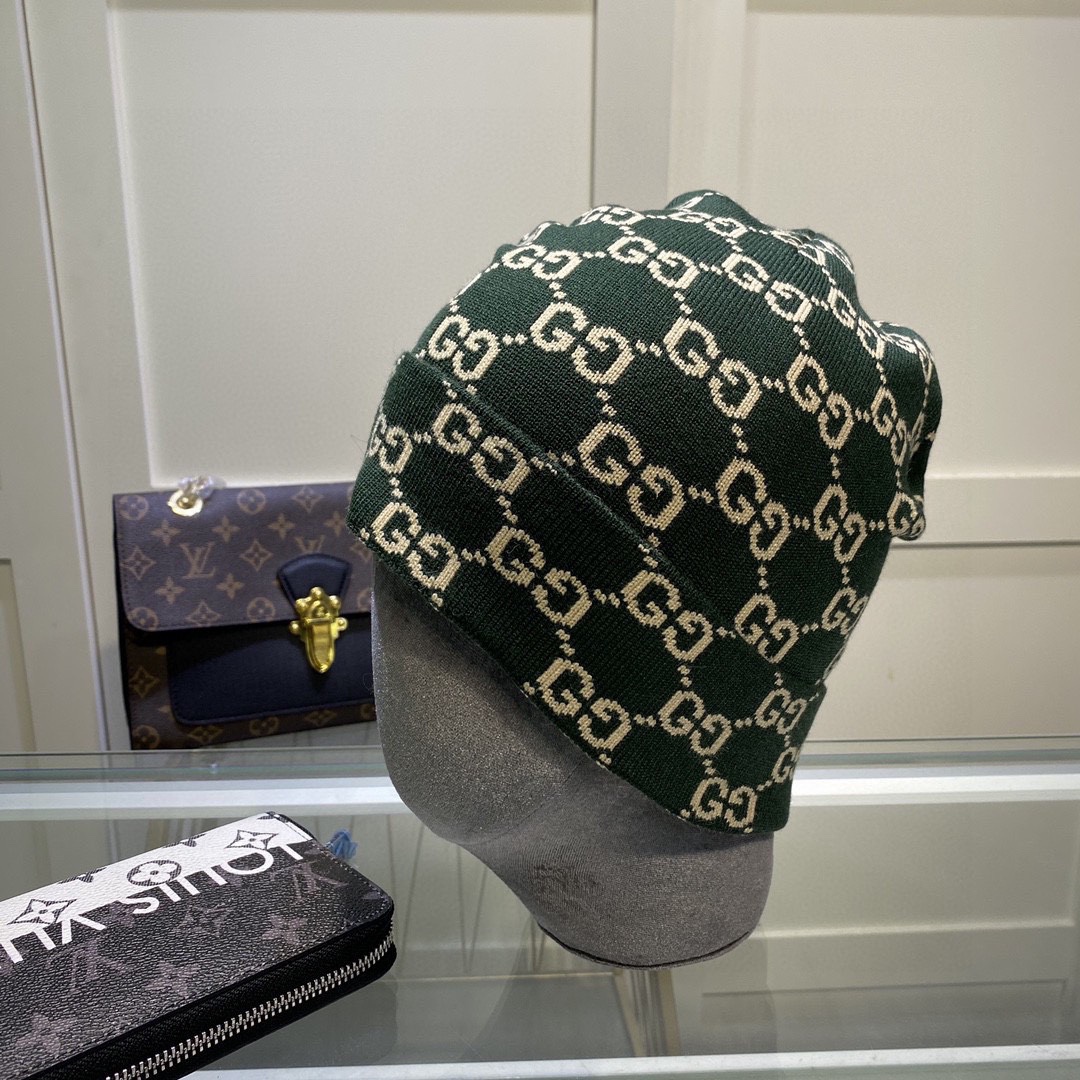 NO:588119,(GUCCI Gucci> Knitted hat. The new product on the official website of cashmere material is simple and elegant. The tight knitting method is very thick, soft, comfortable, warm and fashionable. I can’t put it down. Hurry up and get it. The same hat for men and women, fisherman hat, baseball cap, knitted hat, hat, gucci, espadrilles, hats19860909（GUCCI古奇〉针织帽 羊绒材质官网新品简约大气 紧密的针织法非常厚实 ,柔软舒适保暖又时尚爱不释手亲,赶紧入手吧男女同款帽子渔夫帽棒球帽针织帽,帽子,gucci,espadrilles,hats,hat