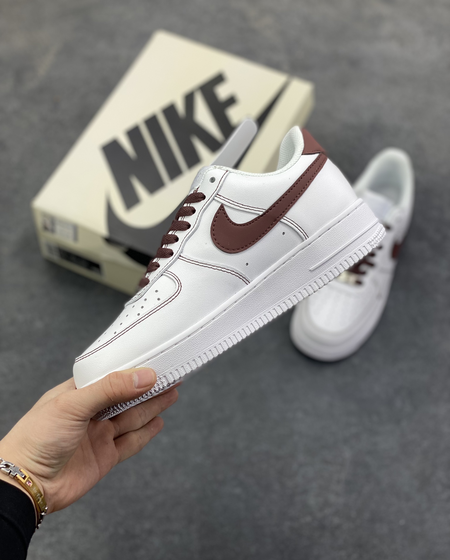 图片[3]-Nike Air Force 1 Low “Just Do It”联名白棕 空军一号低帮运动休闲板鞋 原楦头原纸板 打造纯正空军版型#专注外贸渠道 全掌内置蜂窝气垫 #原盒配件 原厂中底钢印、拉帮完美 货号：CW2288-027 尺码：36 36.5 37.5 38 38.5 39 40 40.5 41 42 42.5 43 44 44.5 45-选品中心
