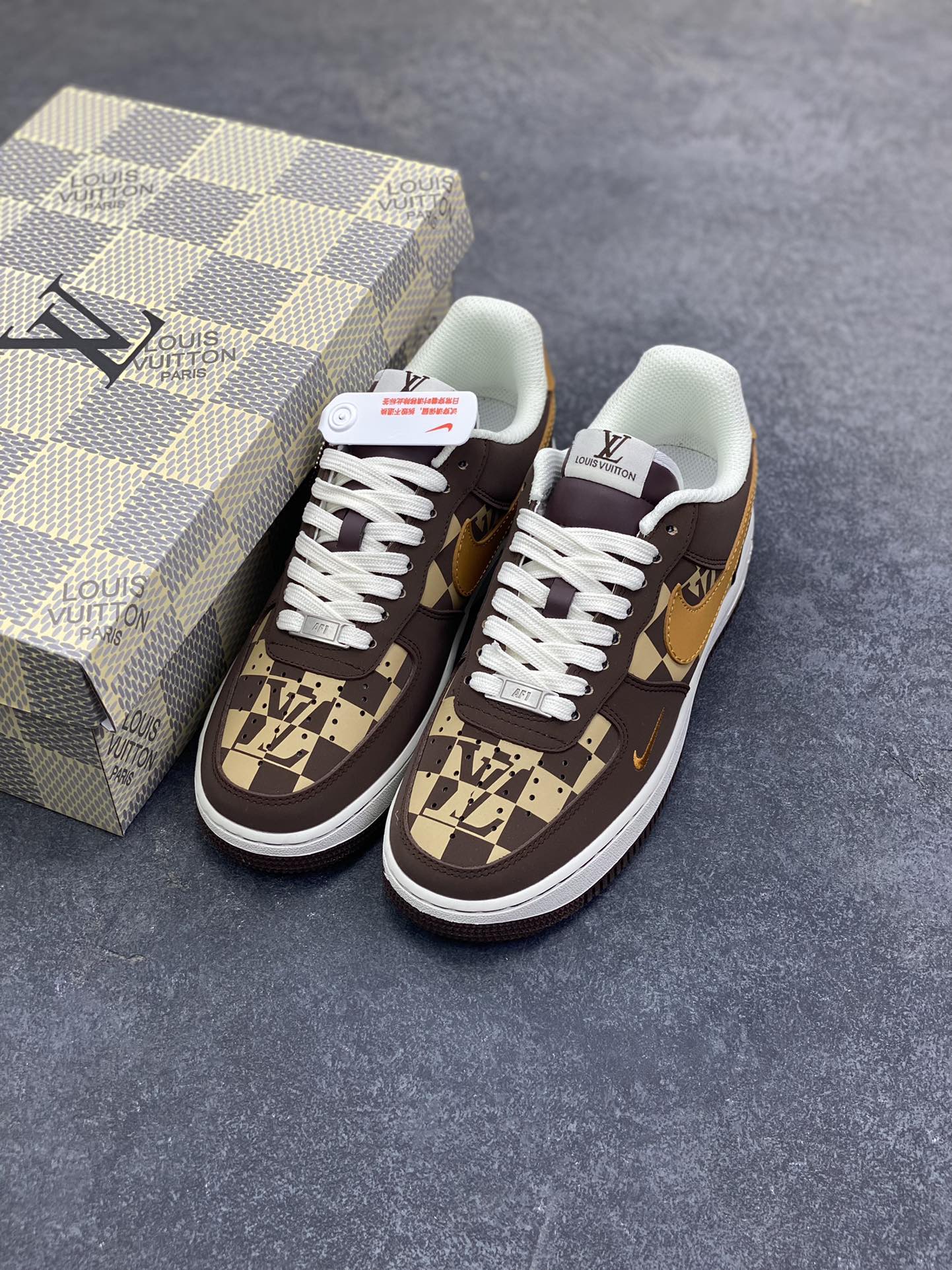 图片[8]-NIke Air Force 1 \’07 Low LV联名–咖棕焦糖 空军一号低帮 运动鞋 休闲鞋 折边针车 工艺难度大 原楦头原纸板 高端定制鞋盒 原厂鞋底 超高清洁度 细节完美 货号：NH0601-576 尺码：36 36.5 37.5 38 38.5 39 40 40.5 41 42 42.5 43 44 44.5 45-选品中心