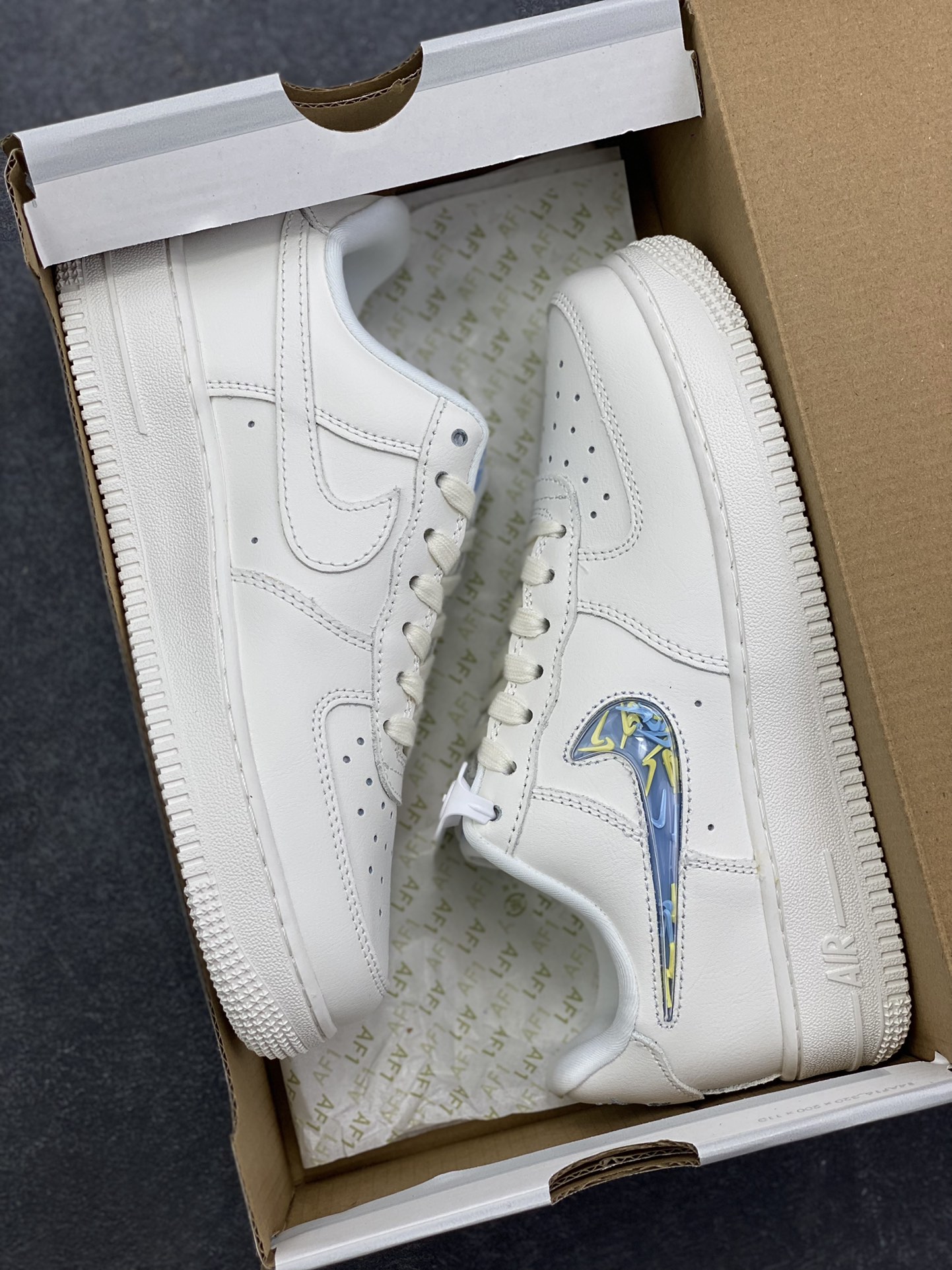 图片[9]-Nike Air Force 1 Low 米白果冻勾 空军一号低帮运动休闲板鞋 原楦头原纸板 打造纯正空军版型#专注外贸渠道 全掌内置蜂窝气垫 #原盒配件 原厂中底钢印、拉帮完美 货号：IM6697-141 尺码：36 36.5 37.5 38 38.5 39 40 40.5 41 42 42.5 43 44 44.5 45-选品中心