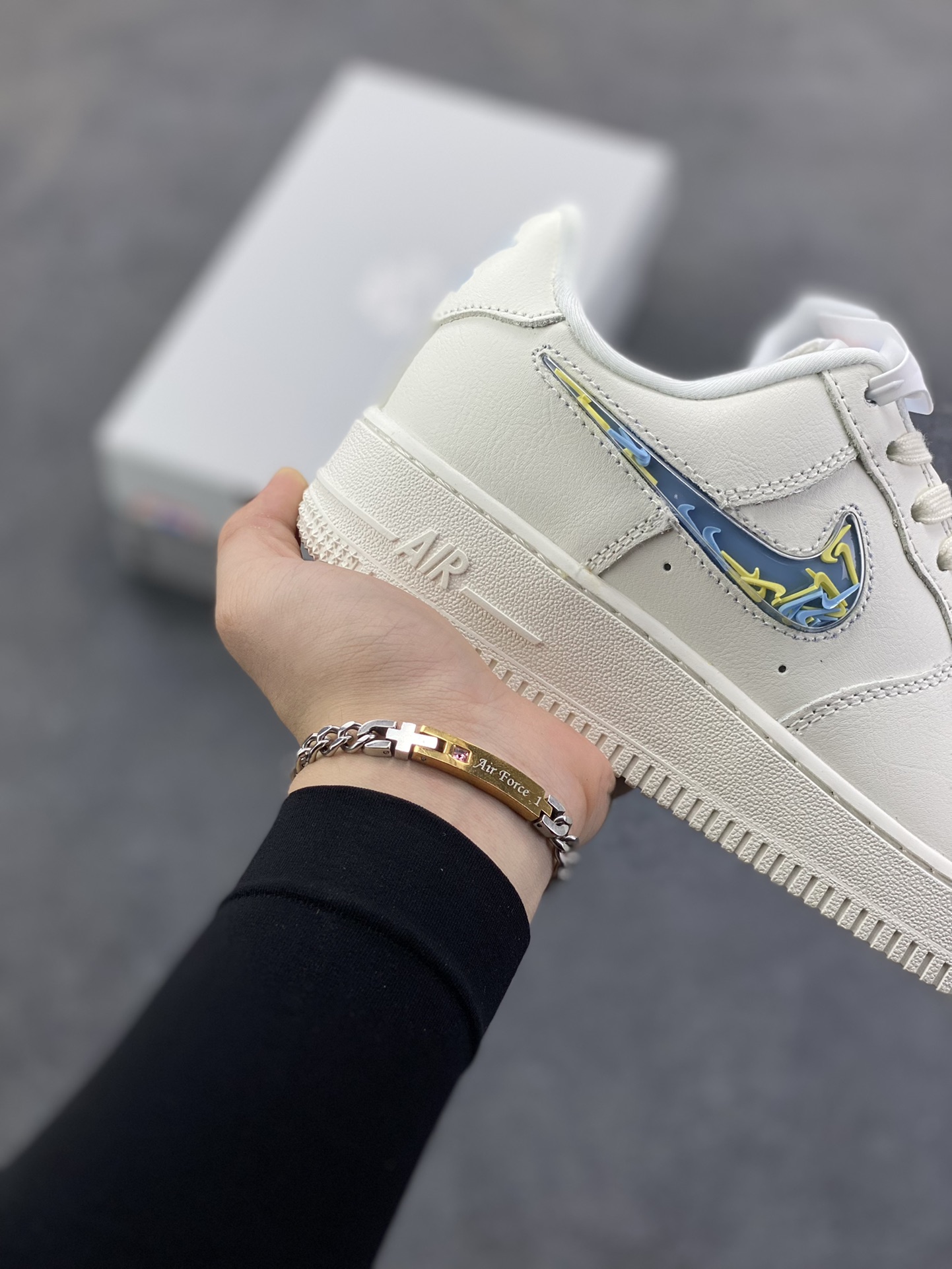 图片[6]-Nike Air Force 1 Low 米白果冻勾 空军一号低帮运动休闲板鞋 原楦头原纸板 打造纯正空军版型#专注外贸渠道 全掌内置蜂窝气垫 #原盒配件 原厂中底钢印、拉帮完美 货号：IM6697-141 尺码：36 36.5 37.5 38 38.5 39 40 40.5 41 42 42.5 43 44 44.5 45-选品中心
