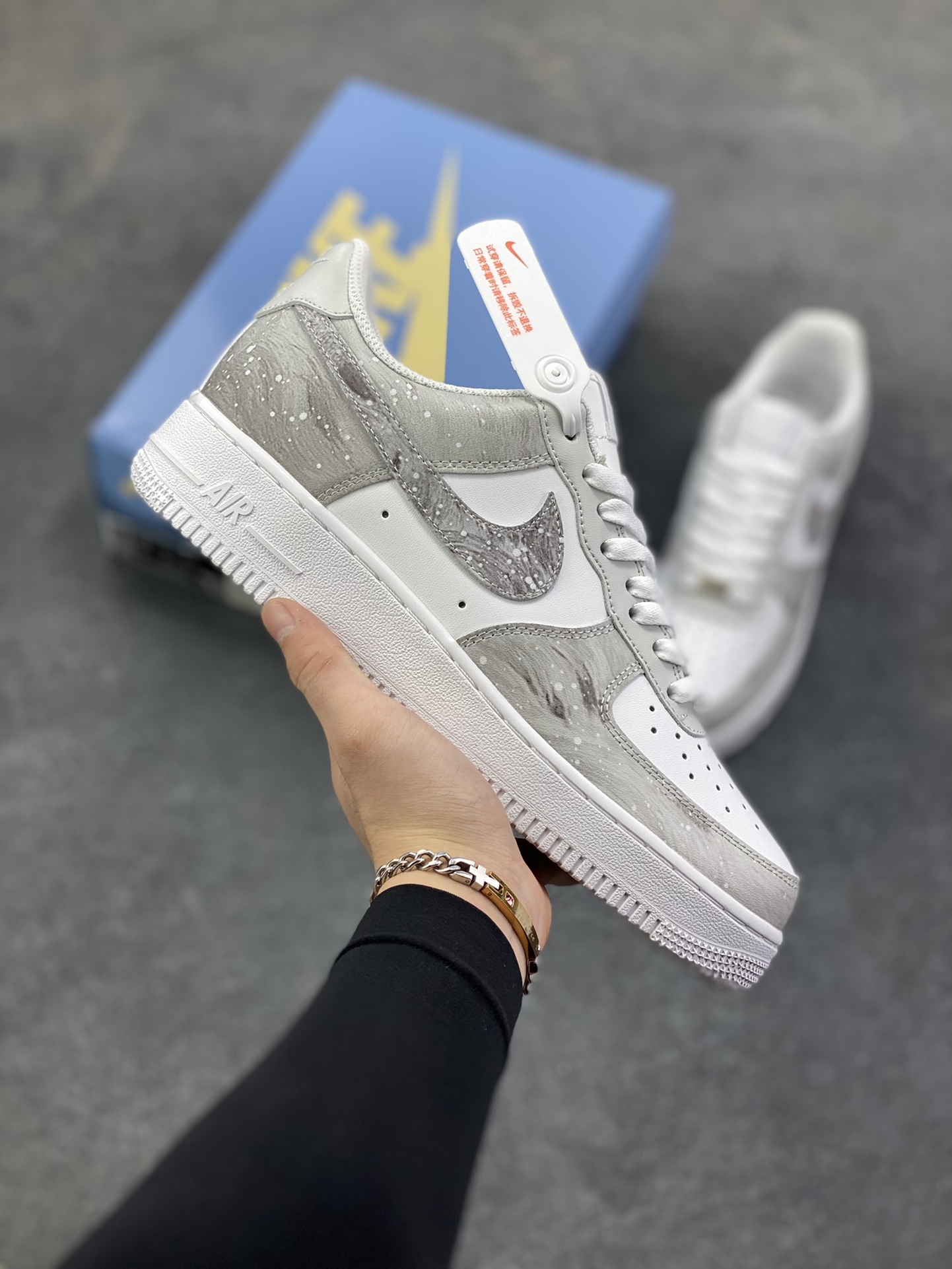 Nike Air Force 1 Low’07 银河序 空军一号低帮休闲板鞋 定制皮料 原厂3D打印 定制鞋盒 原楦原纸板 纯正空军版型 内置全掌气垫 货号：ZH0316-131 尺码：36 36.5 37.5 38 38.5 39 40 40.5 41 42 42.5 43 44 44.5 45-选品中心