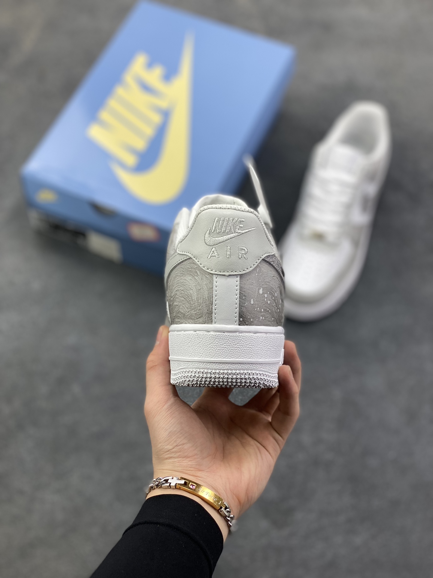 图片[4]-Nike Air Force 1 Low’07 银河序 空军一号低帮休闲板鞋 定制皮料 原厂3D打印 定制鞋盒 原楦原纸板 纯正空军版型 内置全掌气垫 货号：ZH0316-131 尺码：36 36.5 37.5 38 38.5 39 40 40.5 41 42 42.5 43 44 44.5 45-选品中心