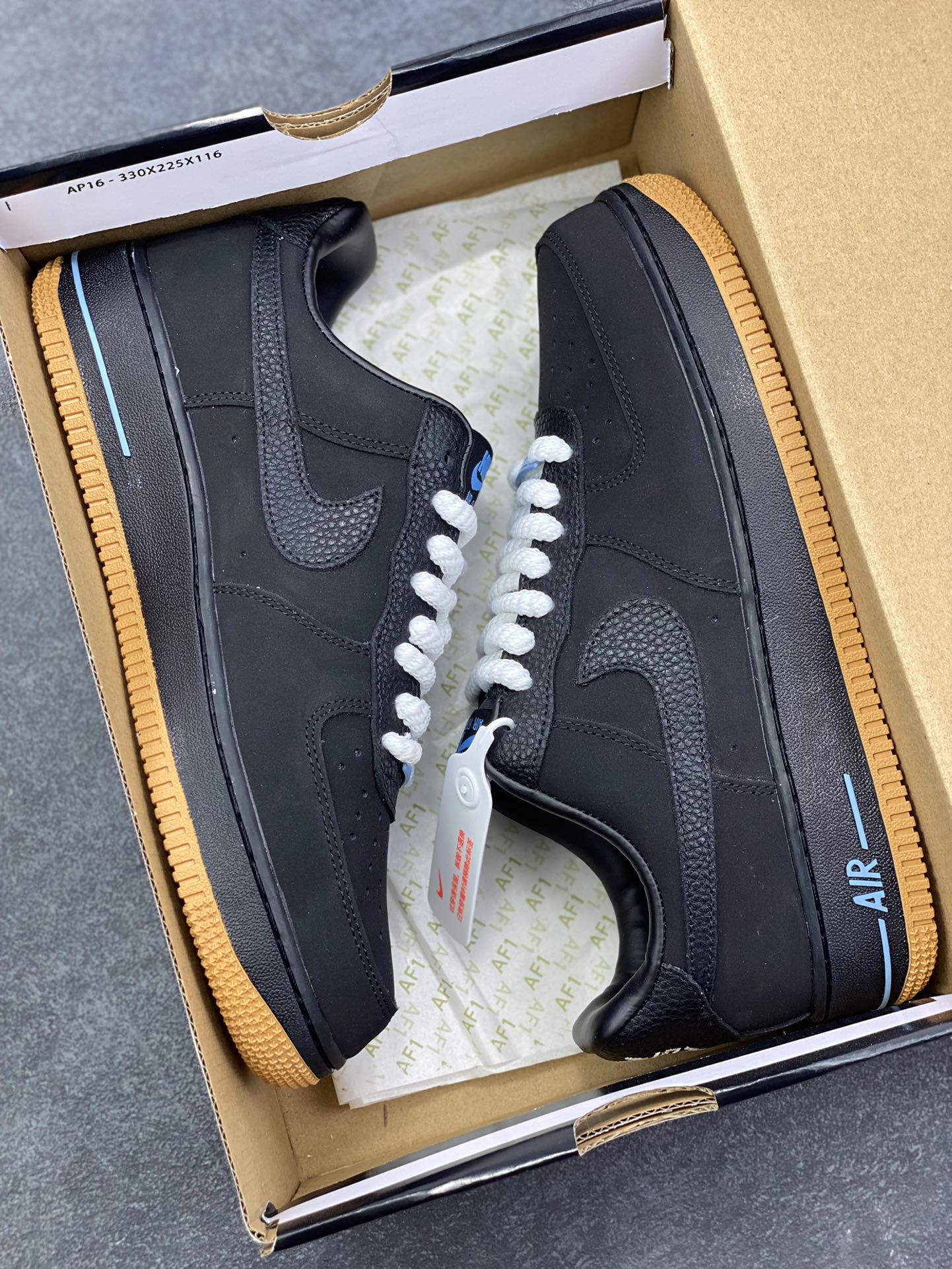 图片[9]-Nike Air Force 1 Low 磨砂黑生胶 空军一号低帮运动休闲板鞋 原楦头原纸板 打造纯正空军版型#专注外贸渠道 全掌内置蜂窝气垫 #原盒配件 原厂中底钢印、拉帮完美 货号：IQ9770-001 尺码：36 36.5 37.5 38 38.5 39 40 40.5 41 42 42.5 43 44 44.5 45-选品中心