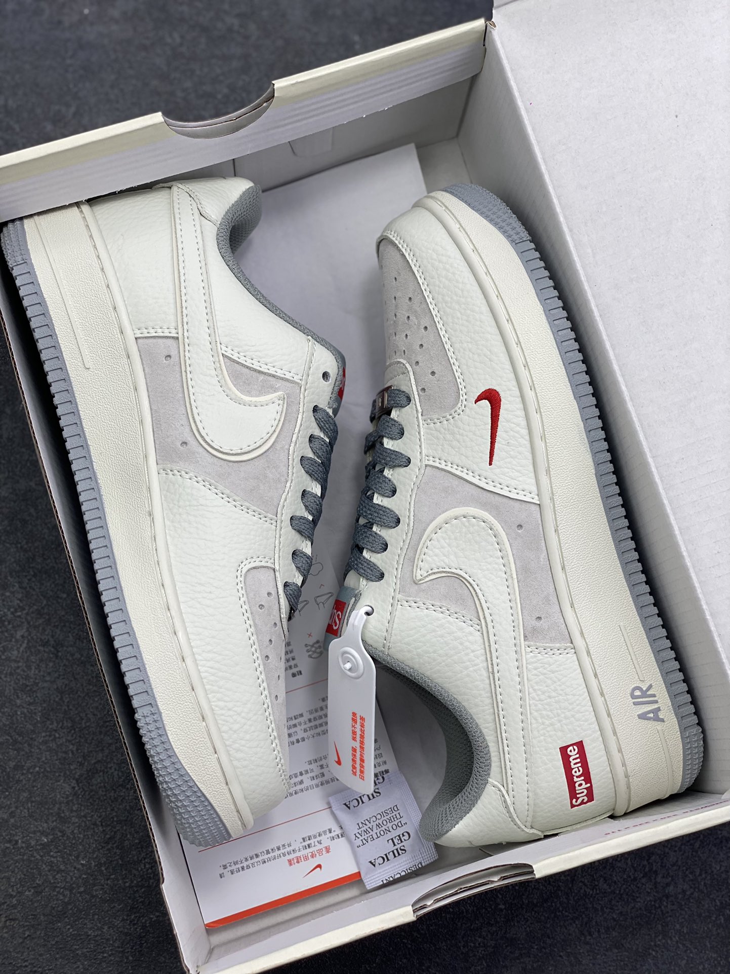 图片[9]-Nike Air Force 1 Low 空军一号低帮百搭休闲运动板鞋。柔软、弹性十足的缓震性能和出色的中底设计，横跨复古与现代的外型结合，造就出风靡全球三十多年的Force 1，直到今天还深受青睐。 货号：XS9225-106 尺码：36 36.5 37.5 38 38.5 39 40 40.5 41 42 42.5 43 44 44.5 45-选品中心