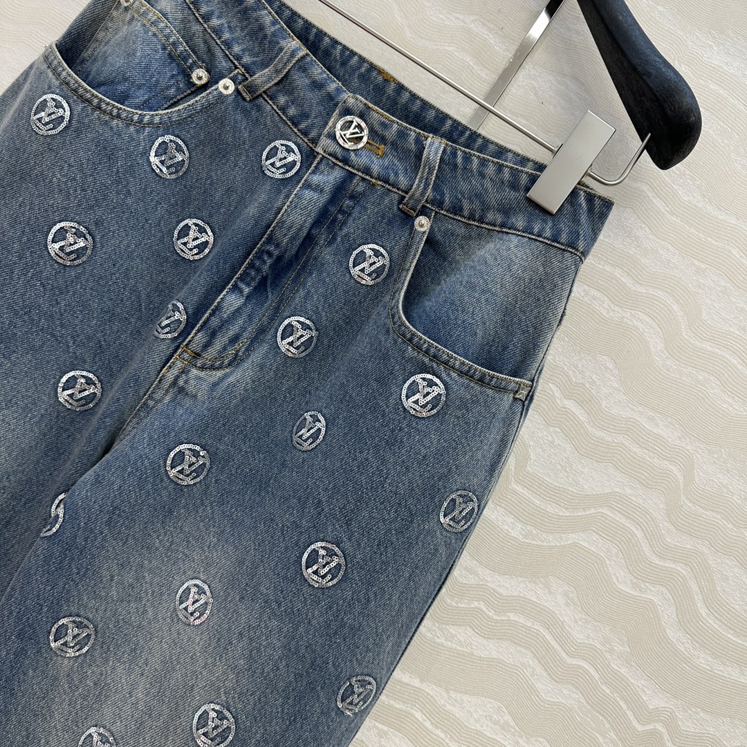 原单品质❤️ 爆单推荐，L滑雪系列金币珠片丹尼牛仔系列！MONOGRAM刺绣珠片满幅logo牛仔长裤！经