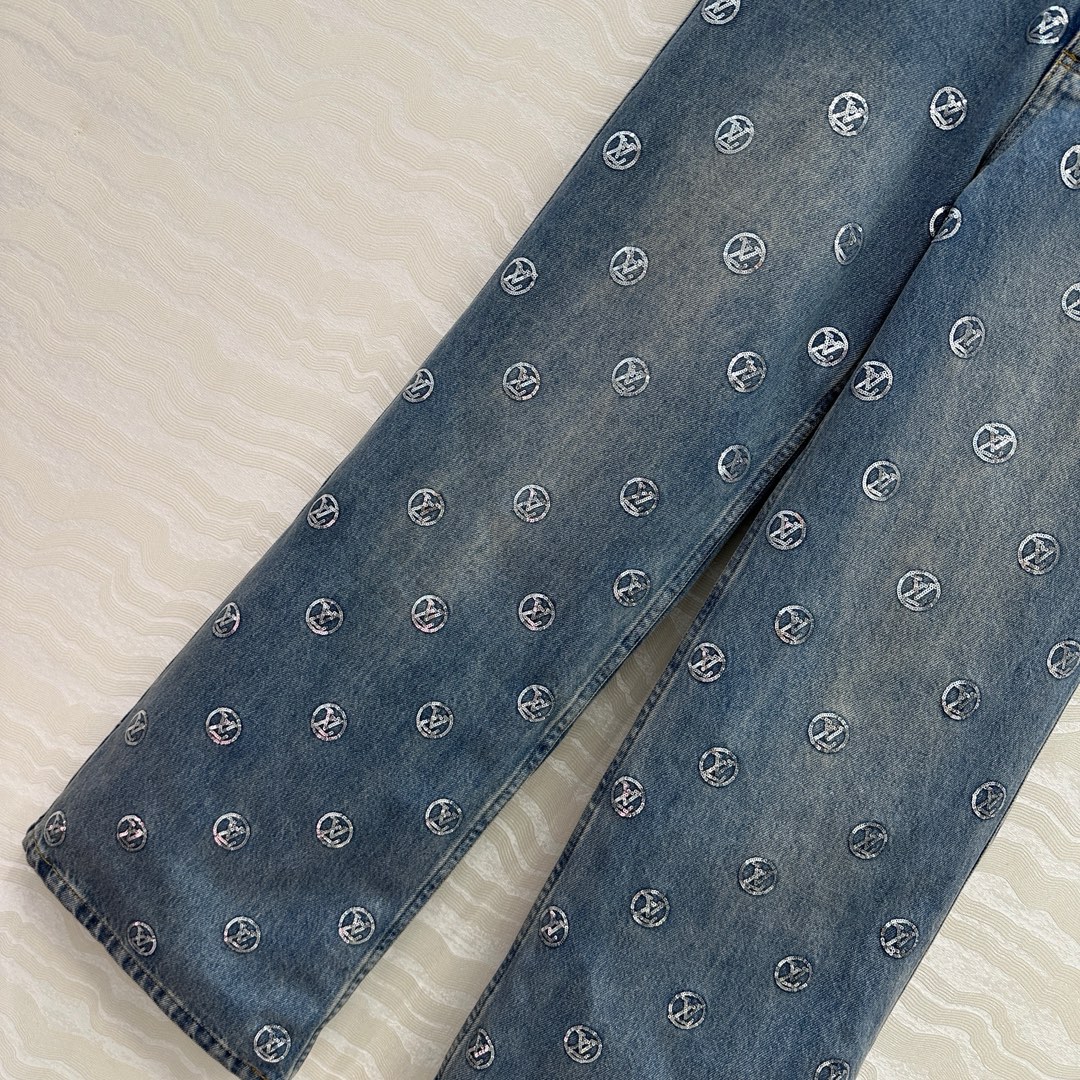 原单品质❤️ 爆单推荐，L滑雪系列金币珠片丹尼牛仔系列！MONOGRAM刺绣珠片满幅logo牛仔长裤！经