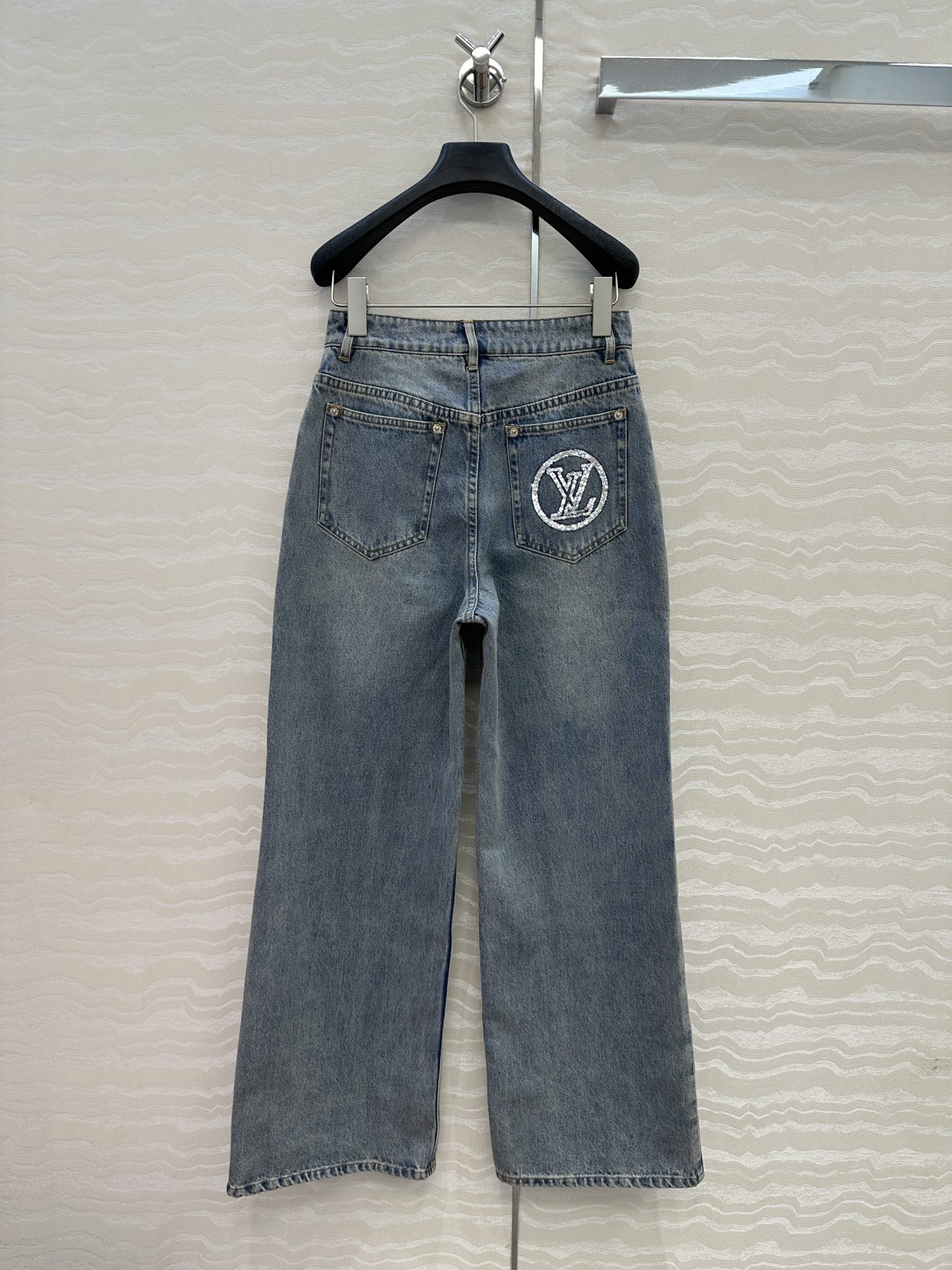 原单品质❤️爆单推荐，L滑雪系列金币珠片丹尼牛仔系列！MONOGRAM口袋刺绣logo牛仔长裤！经典直筒