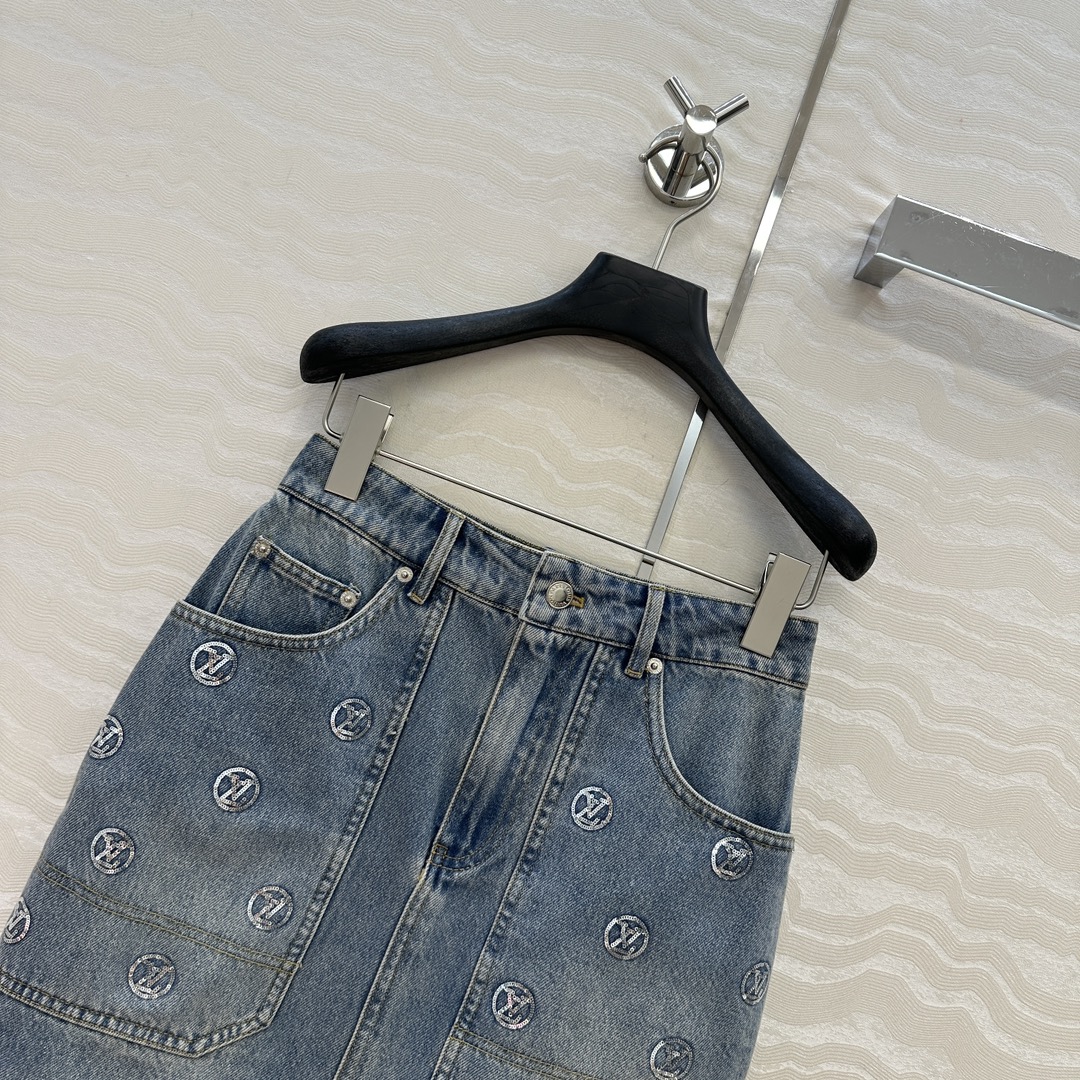 原单品质❤️爆单推荐，L滑雪系列金币珠片丹尼牛仔系列！MONOGRAM口袋刺绣logo牛仔半裙！经典高腰