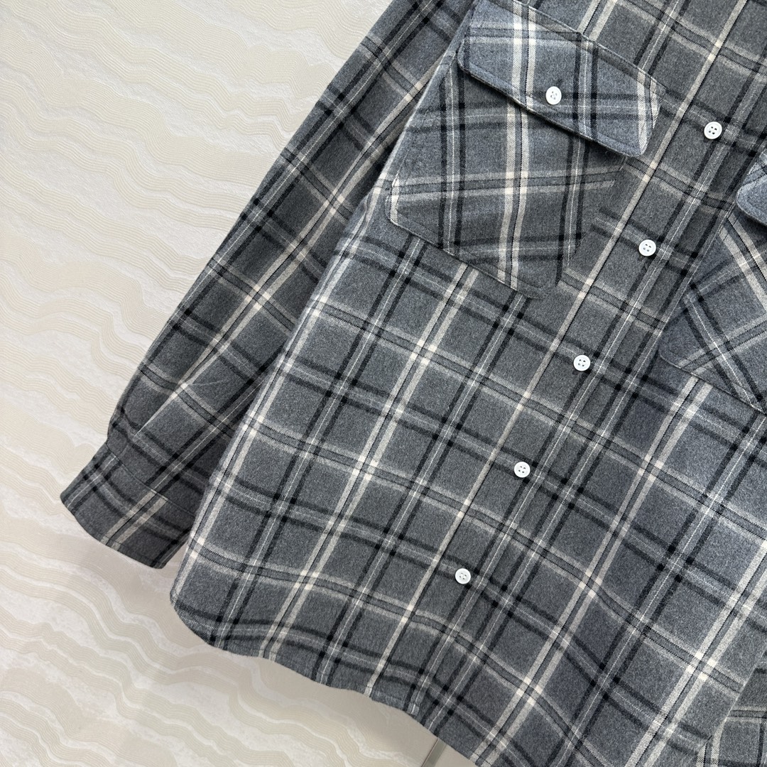 高端原单品质。❤️miu少女风穿搭！格蕾系穿搭，少女风工装口袋复古格纹大衬衫！撞色拼接灯芯绒领，可甜可盐