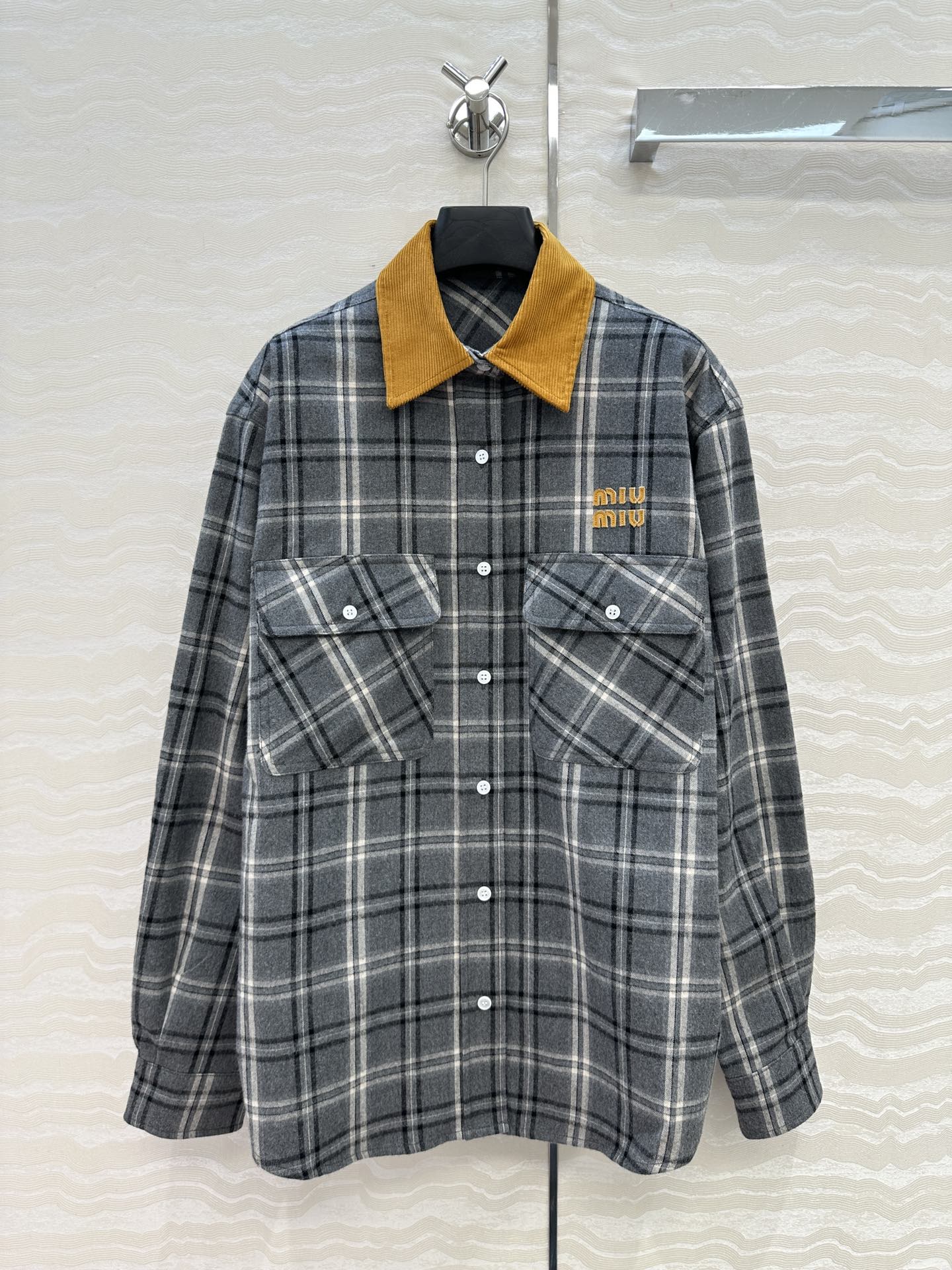 高端原单品质。❤️miu少女风穿搭！格蕾系穿搭，少女风工装口袋复古格纹大衬衫！撞色拼接灯芯绒领，可甜可盐
