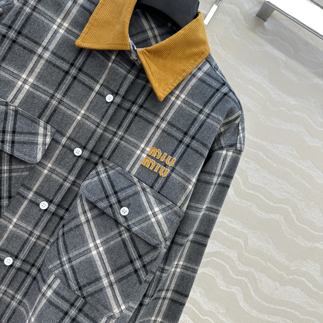 高端原单品质。❤️miu少女风穿搭！格蕾系穿搭，少女风工装口袋复古格纹大衬衫！撞色拼接灯芯绒领，可甜可盐