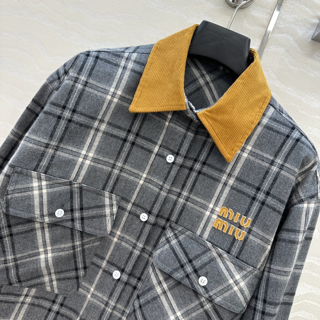 高端原单品质。❤️miu少女风穿搭！格蕾系穿搭，少女风工装口袋复古格纹大衬衫！撞色拼接灯芯绒领，可甜可盐