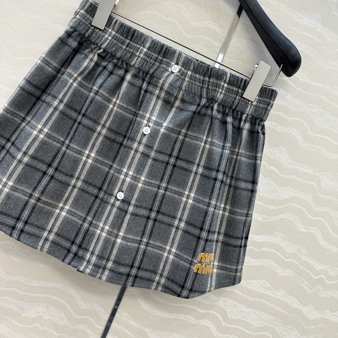 高端原单品质。❤️miu少女风穿搭！格蕾系穿搭，少女风复古格纹松紧腰小半裙！超级叠搭神器！可甜可盐气质减