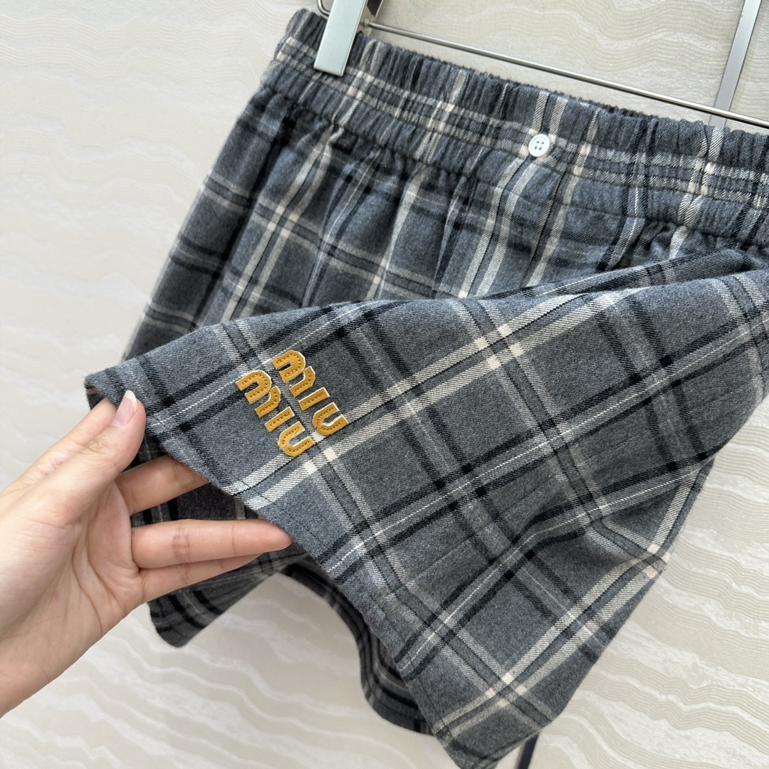 高端原单品质。❤️miu少女风穿搭！格蕾系穿搭，少女风复古格纹松紧腰小半裙！超级叠搭神器！可甜可盐气质减