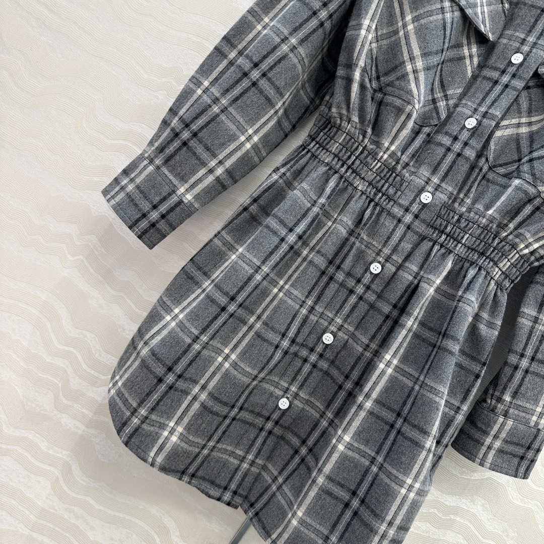 高端原单品质。❤️miu少女风穿搭！格蕾系穿搭，少女风工装口袋复古格纹衬衫连衣裙！撞色拼接灯芯绒领，打揽