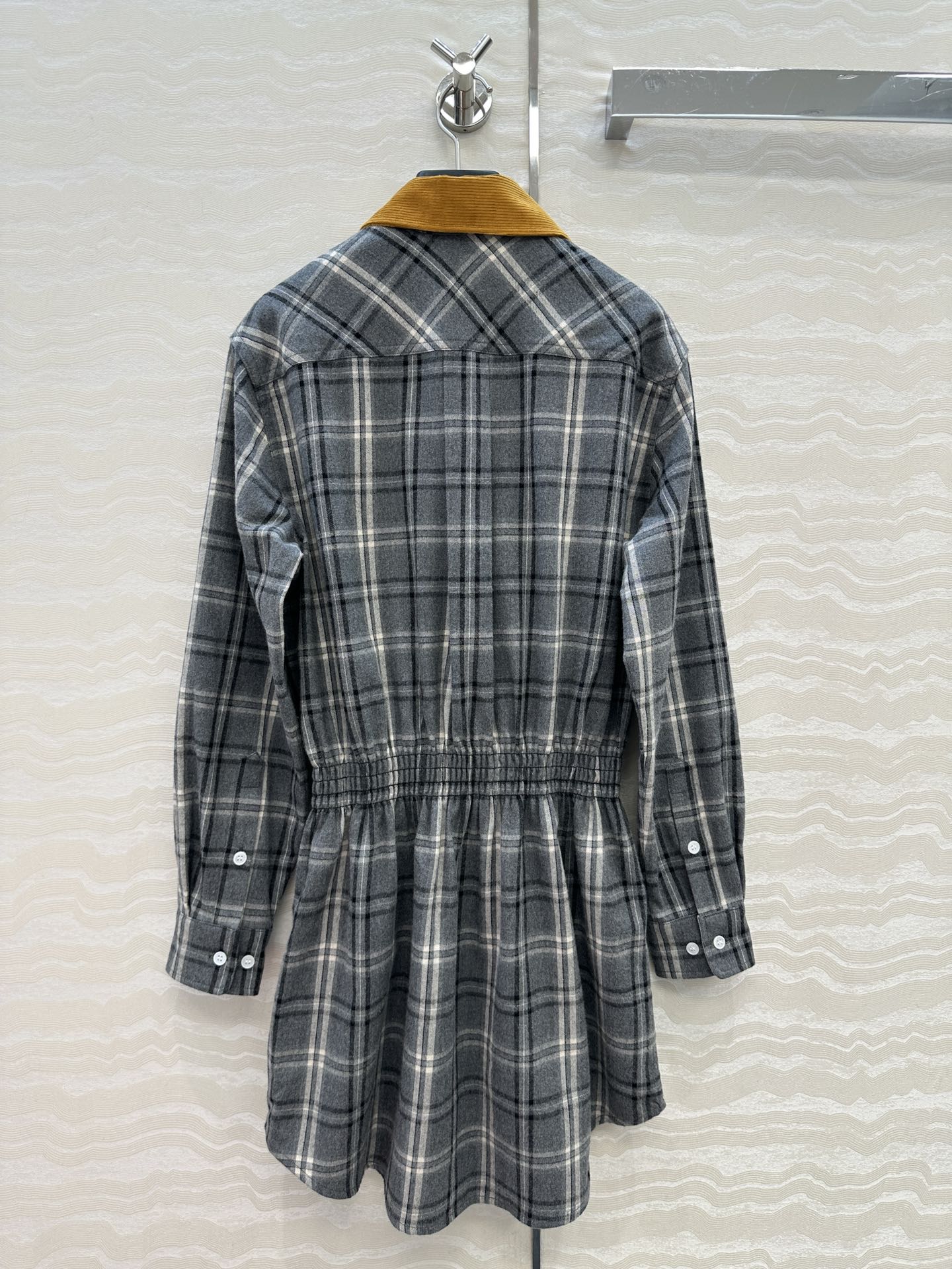 高端原单品质。❤️miu少女风穿搭！格蕾系穿搭，少女风工装口袋复古格纹衬衫连衣裙！撞色拼接灯芯绒领，打揽