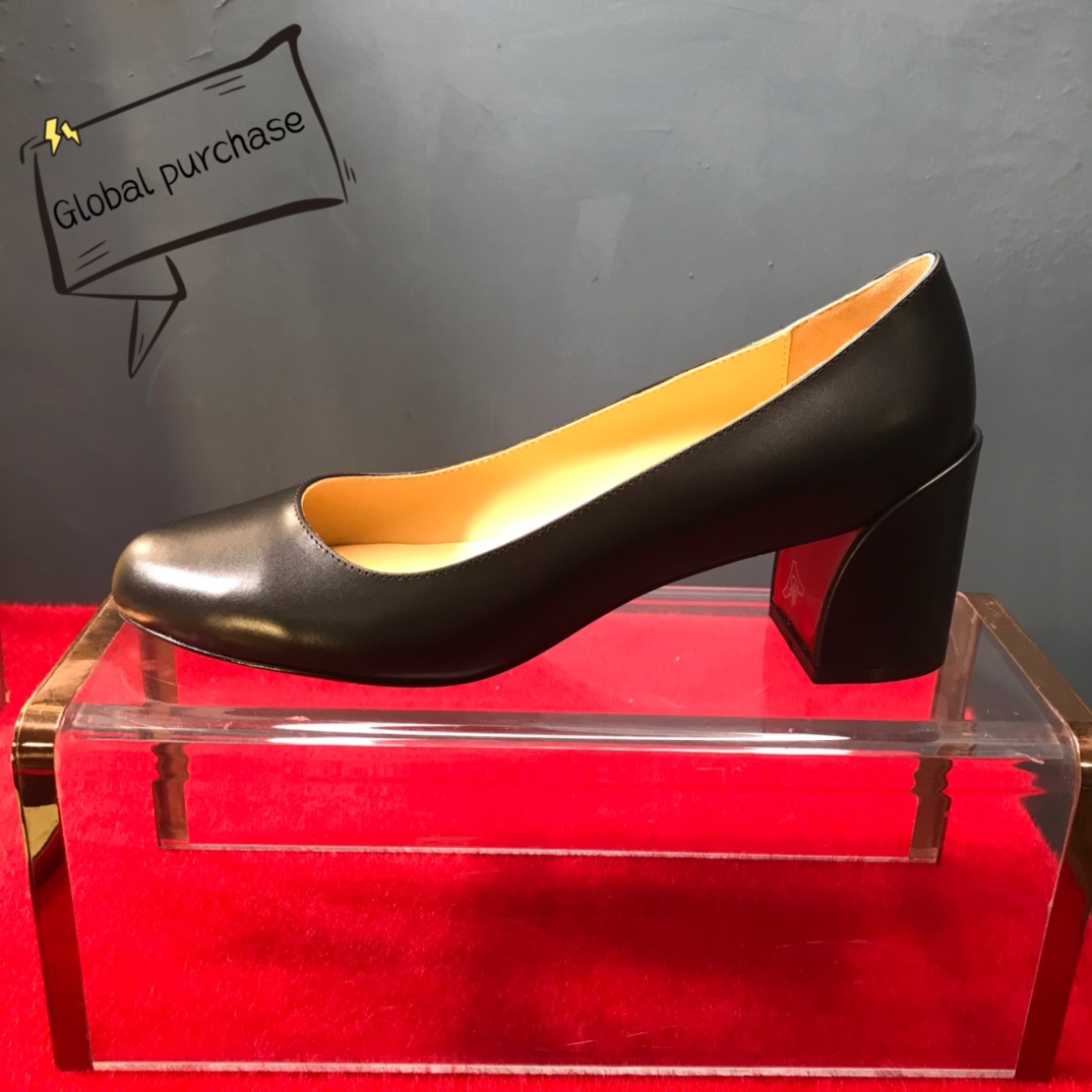 NO:588221,High-end customized autumn and winter classic series!  H5.5Cm size 34-43. Genuine leather outsole. 44021-002 black cowhide, sheepskin lining. Official website synchronization standard European code Reference: 44021-002 Color: black Material: cowhide Lining: red goat leather Heel heigh: 5.5Cm Sole: leather sole Size: EU 34-43 (US 4-11):,, christian  louboutin,cowhide,sheepskin,leather soles19860909高端订制 秋冬精典款系列！ H5.5Cm尺码34-43码.真皮大底 .44021－002黑色牛皮,羊皮里.官网同步 标准欧码 Reference:44021-002 Color:black Material:cowhide Lining:red goat leather Heel heigh:5.5Cm Sole:leather sole Size:EU 34－43（US 4一11) :,,christian louboutin,cowhide,sheepskin,Leather soles,Women's Shoes