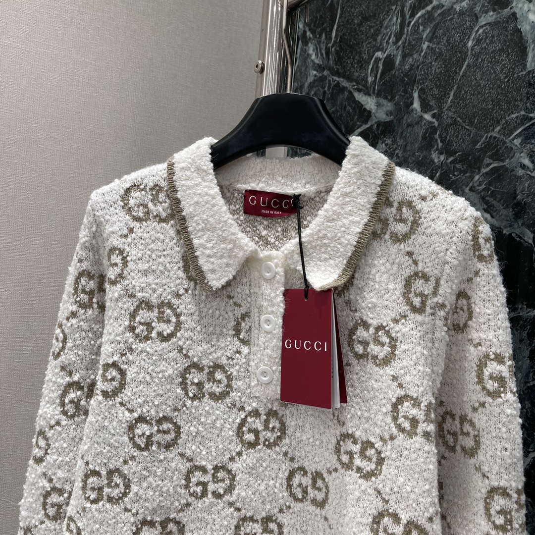 G家 25秋冬新款 满印logo翻领毛衣 触感超舒适 秋冬穿超合适!经典GG图案+翻领设计休闲又百搭 搭