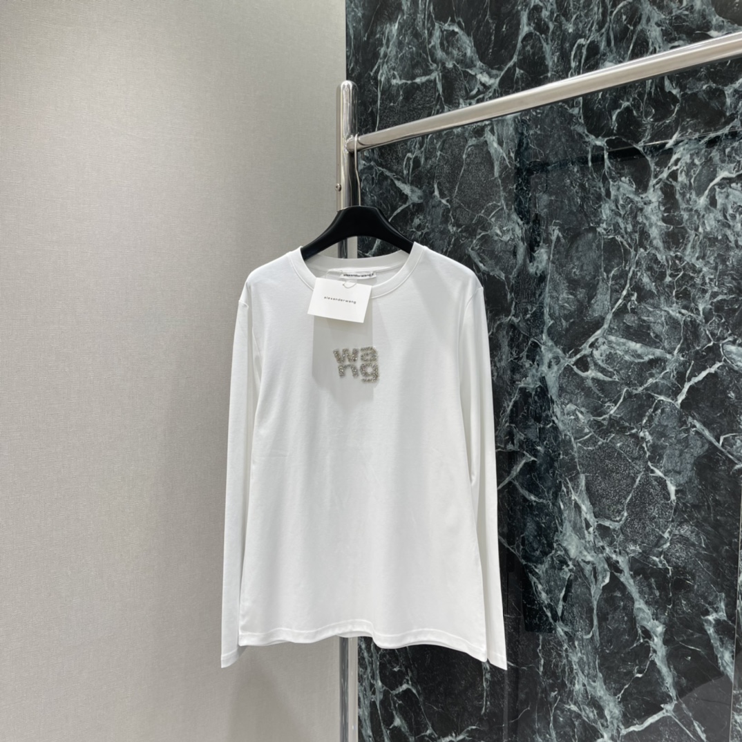 大王 25秋冬新款 水钻Logo长袖T恤 胸前银色水钻Logo超吸睛计简约又有细节感 百搭不挑人 日常休