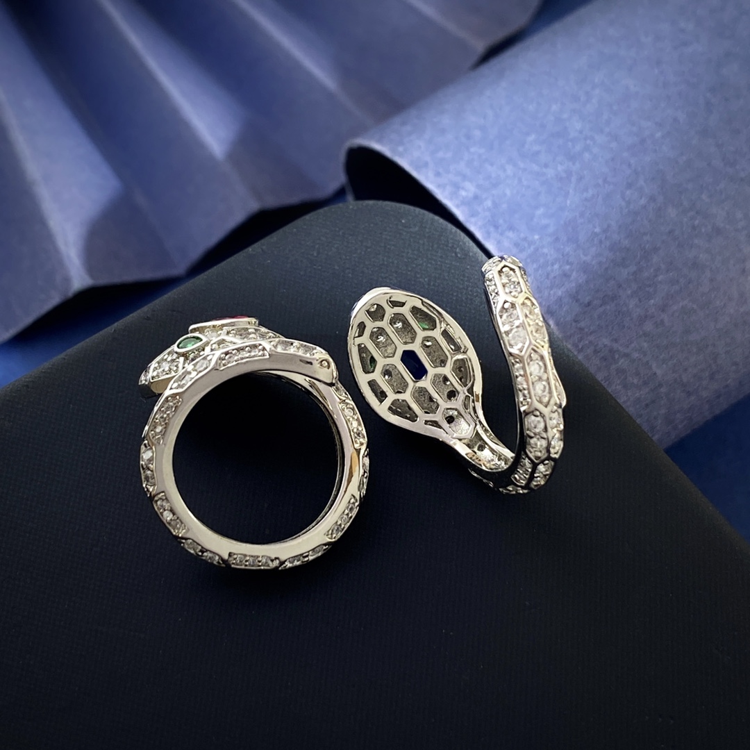 Bvlgari BVLGARI宝格丽欧美 水滴形钻绿眼睛蛇头红宝石蓝宝石满钻蛇造型开口戒指