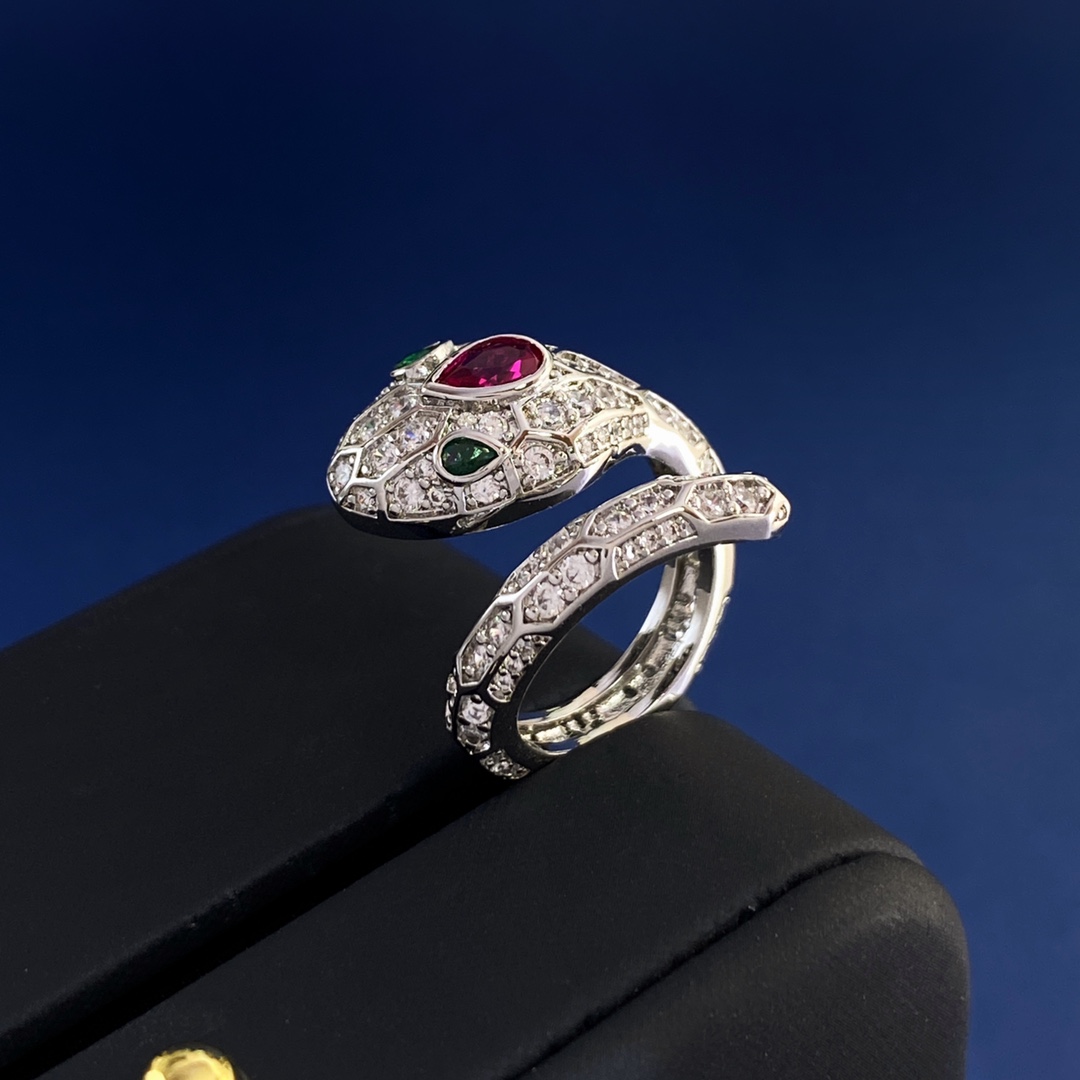 Bvlgari BVLGARI宝格丽欧美 水滴形钻绿眼睛蛇头红宝石蓝宝石满钻蛇造型开口戒指