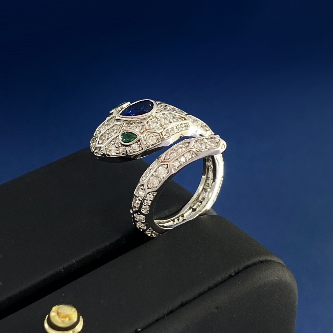 Bvlgari BVLGARI宝格丽欧美 水滴形钻绿眼睛蛇头红宝石蓝宝石满钻蛇造型开口戒指