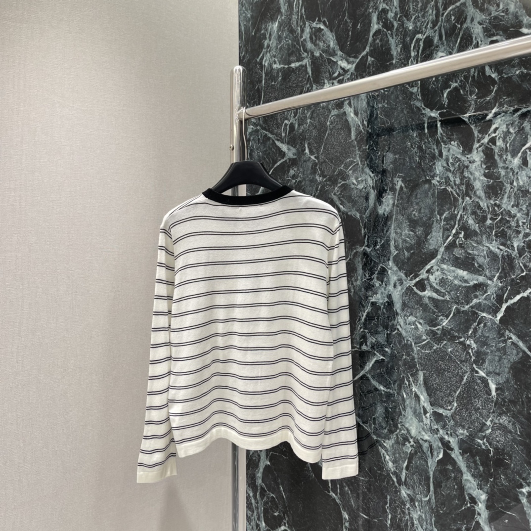 ERDO 25秋冬新款 经典条纹毛衣 黑白条纹+手工立体花朵，俏皮减龄，法式慵懒氛围感拉满!领口珍珠边细