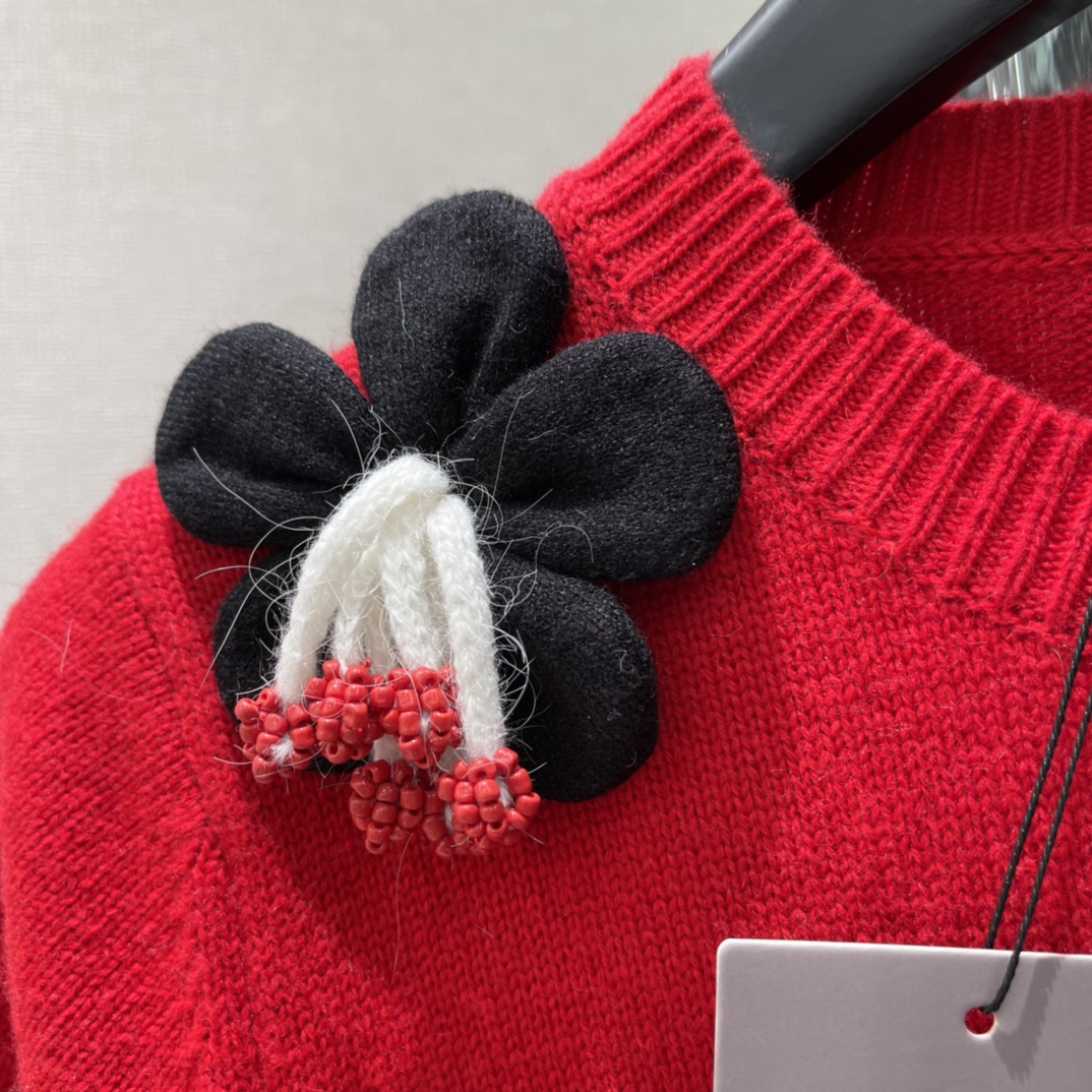 ERDO 25秋冬新款 立体花朵针织衫 手工立体花朵，精致又有艺术感，俏皮又高级计 百搭不挑人，配牛仔裤