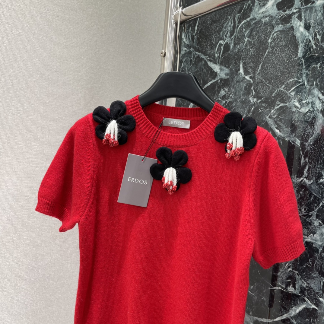 ERDO 25秋冬新款 立体花朵针织衫 手工立体花朵，精致又有艺术感，俏皮又高级计 百搭不挑人，配牛仔裤