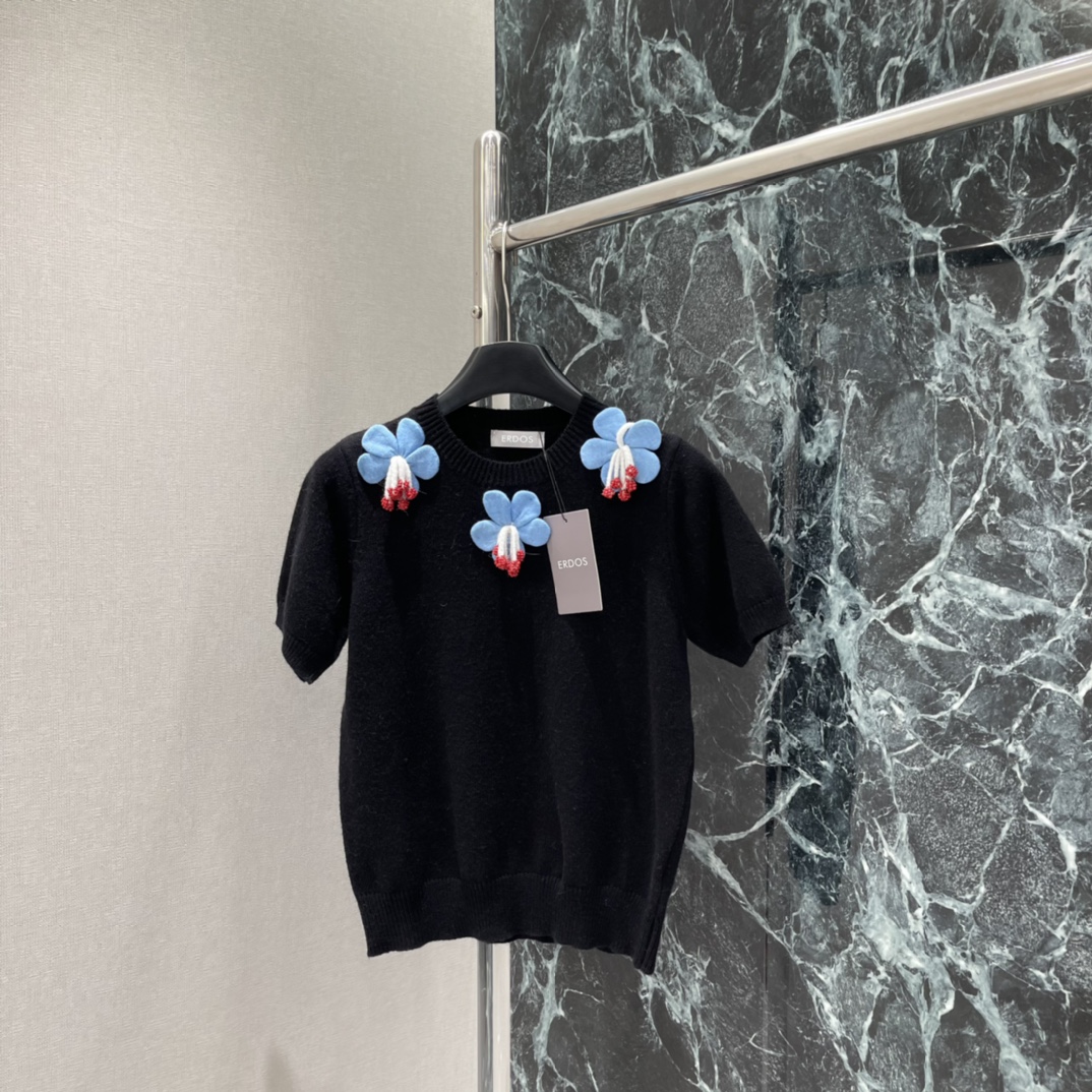 ERDO 25秋冬新款 立体花朵针织衫 手工立体花朵，精致又有艺术感，俏皮又高级计 百搭不挑人，配牛仔裤