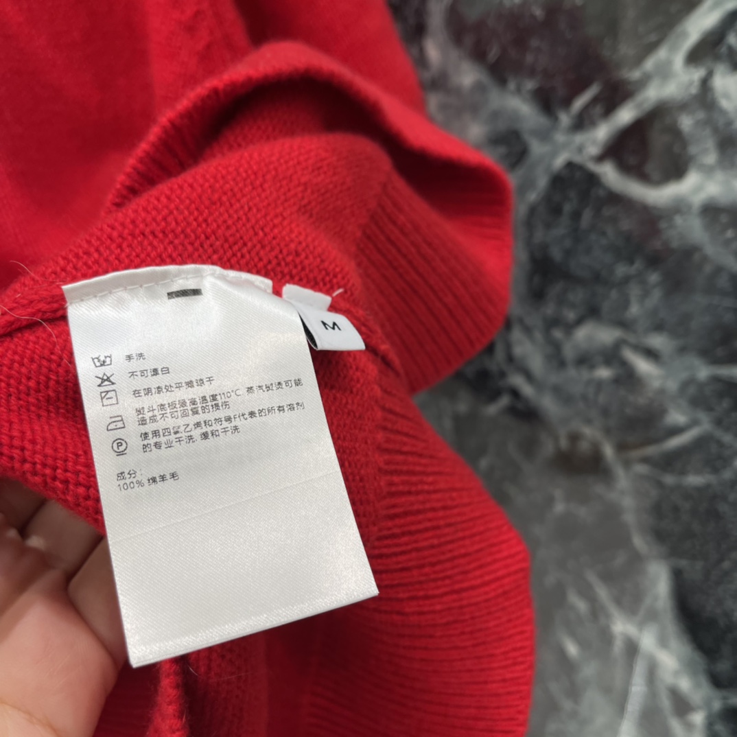 ERDO 25秋冬新款 立体花朵针织衫 手工立体花朵，精致又有艺术感，俏皮又高级计 百搭不挑人，配牛仔裤