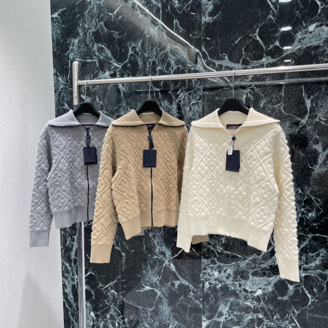 路易 25秋冬新款 老花提花针织开衫 经典老花提花点缀 辨识度超高!高品质羊绒混纺，柔软又保暖，秋冬穿超