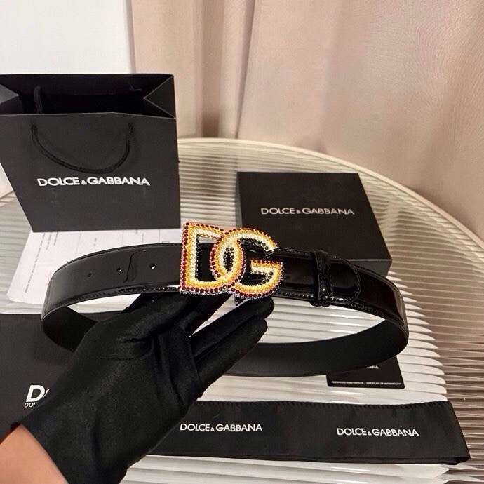 杜嘉班纳 全新小牛皮腰带，优雅简约配饰，缀以满天星电镀金属 DG 交叉造型徽标搭扣，4.0cm