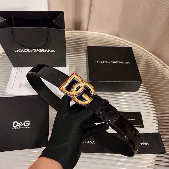 杜嘉班纳 全新小牛皮腰带，优雅简约配饰，缀以满天星电镀金属 DG 交叉造型徽标搭扣，4.0cm
