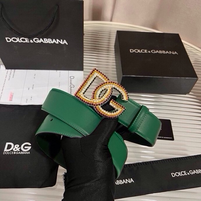 杜嘉班纳 全新小牛皮腰带，优雅简约配饰，缀以满天星电镀金属 DG 交叉造型徽标搭扣，4.0cm