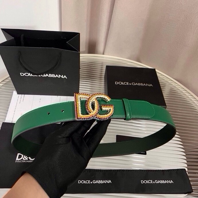 杜嘉班纳 全新小牛皮腰带，优雅简约配饰，缀以满天星电镀金属 DG 交叉造型徽标搭扣，4.0cm