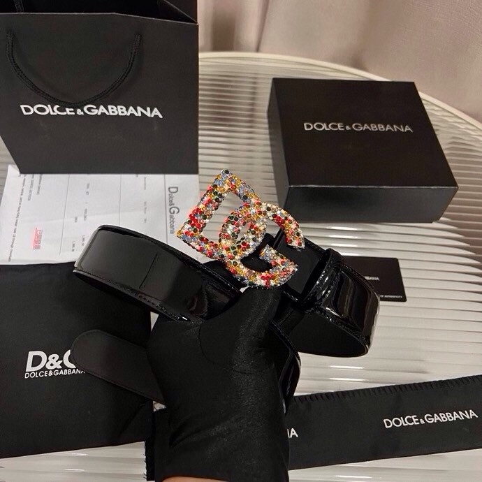 杜嘉班纳 全新小牛皮腰带，优雅简约配饰，缀以满天星电镀金属 DG 交叉造型徽标搭扣，4.0cm