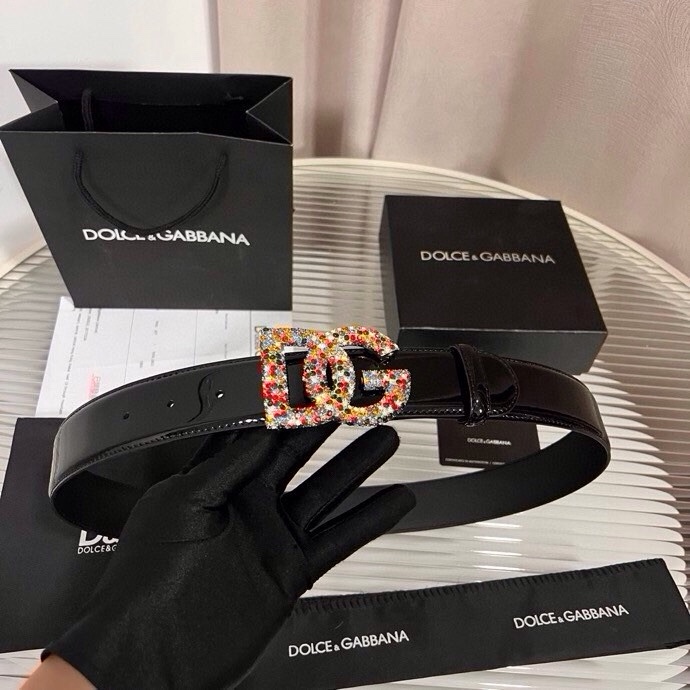 杜嘉班纳 全新小牛皮腰带，优雅简约配饰，缀以满天星电镀金属 DG 交叉造型徽标搭扣，4.0cm