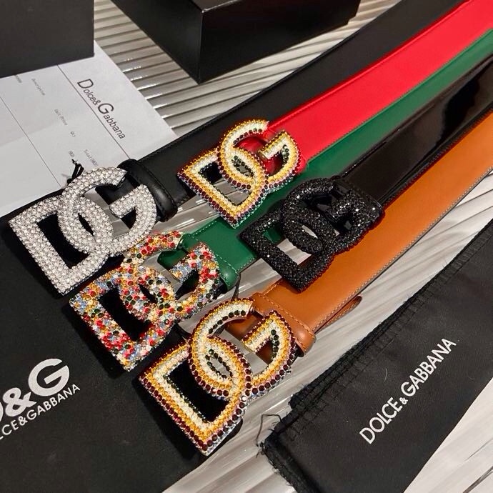 杜嘉班纳 全新小牛皮腰带，优雅简约配饰，缀以满天星电镀金属 DG 交叉造型徽标搭扣，4.0cm