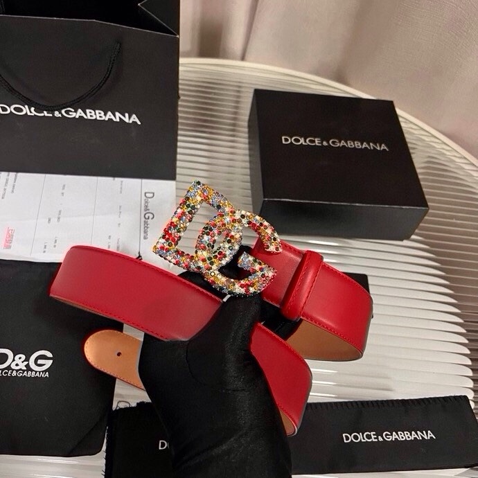 杜嘉班纳 全新小牛皮腰带，优雅简约配饰，缀以满天星电镀金属 DG 交叉造型徽标搭扣，4.0cm