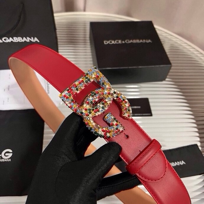 杜嘉班纳 全新小牛皮腰带，优雅简约配饰，缀以满天星电镀金属 DG 交叉造型徽标搭扣，4.0cm