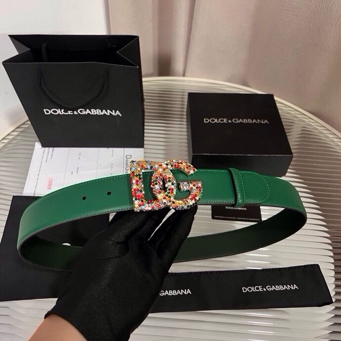 杜嘉班纳 全新小牛皮腰带，优雅简约配饰，缀以满天星电镀金属 DG 交叉造型徽标搭扣，4.0cm