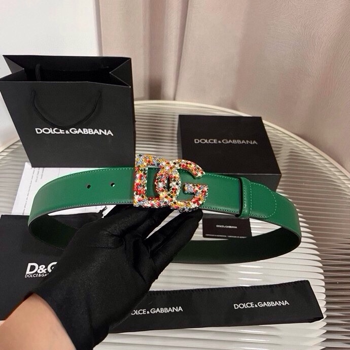 杜嘉班纳 全新小牛皮腰带，优雅简约配饰，缀以满天星电镀金属 DG 交叉造型徽标搭扣，4.0cm