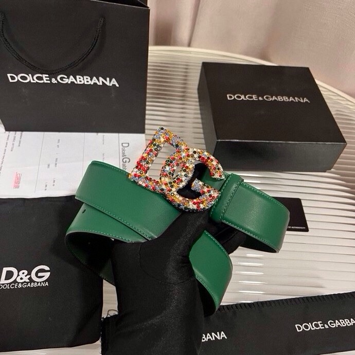 杜嘉班纳 全新小牛皮腰带，优雅简约配饰，缀以满天星电镀金属 DG 交叉造型徽标搭扣，4.0cm