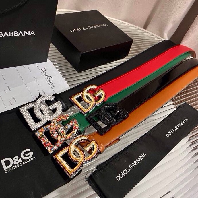 杜嘉班纳 全新小牛皮腰带，优雅简约配饰，缀以满天星电镀金属 DG 交叉造型徽标搭扣，4.0cm